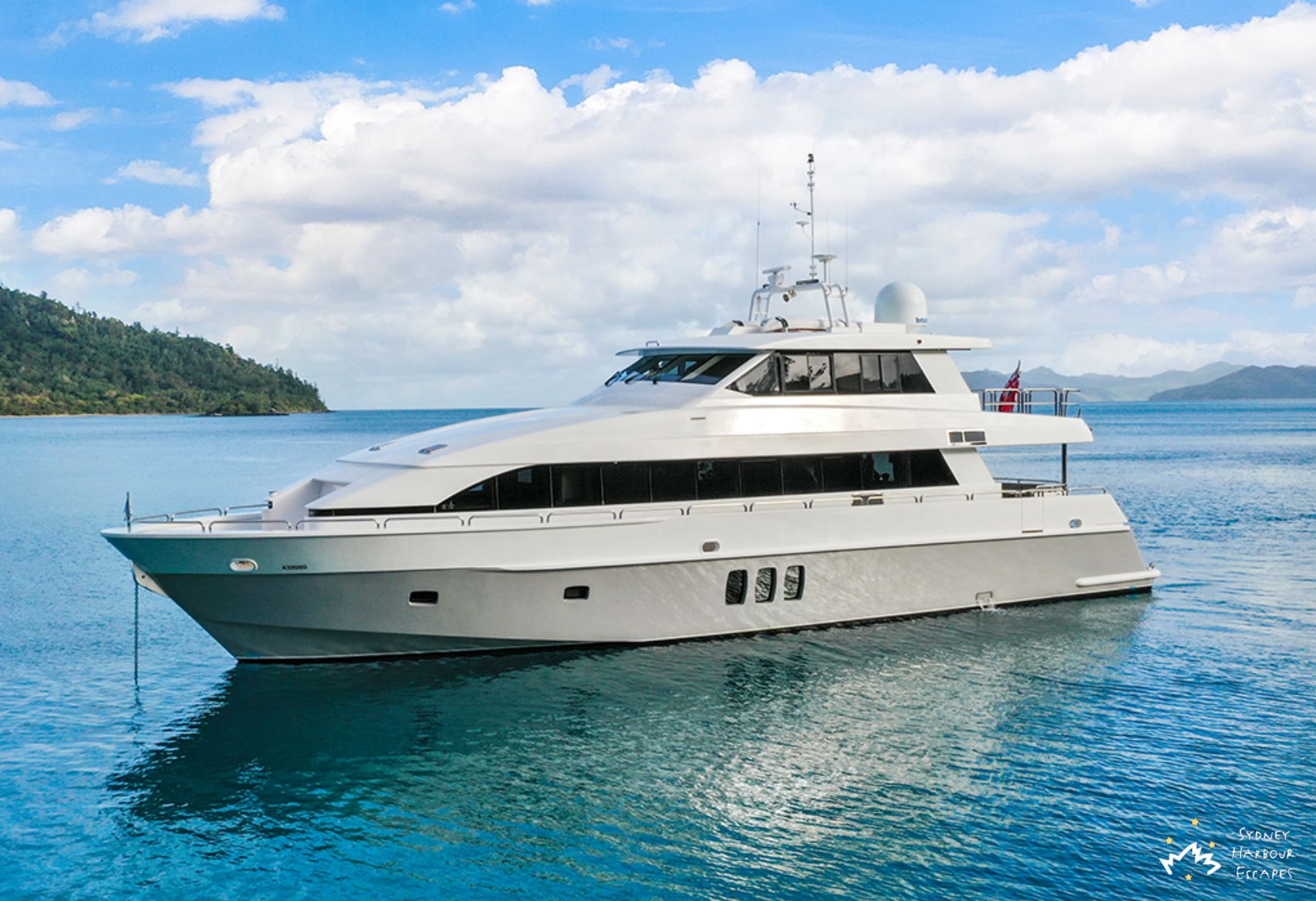 SEGARA Motor Yacht Luxury Private Charter